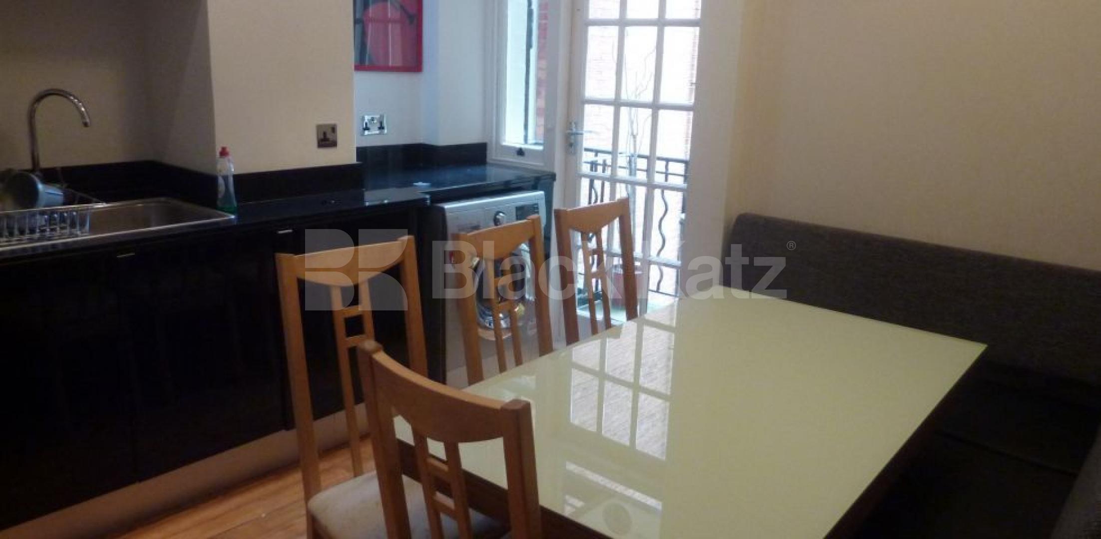 			LUXURY 3 BED 2 BATH!, 3 Bedroom, 1 bath, 1 reception Flat			 Elgin Ave, MAIDA VALE